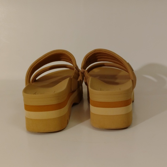 Reef Women's Tan Slide Sandals - Picture 3 of 7